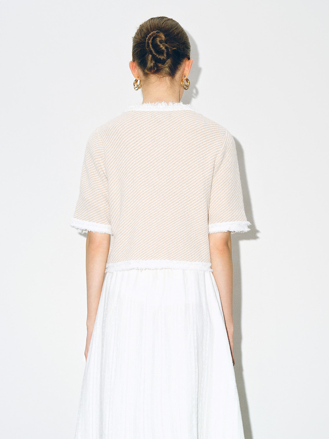 Raw Edge Cropped Knitted Cardigans - Image 3