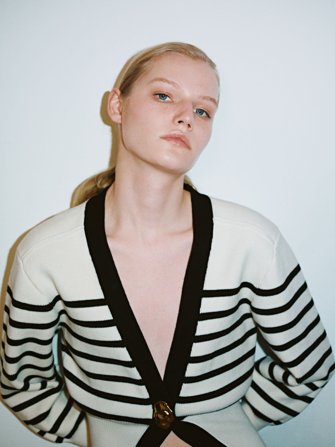 V-Neck Knitted Cardigan - Image 31