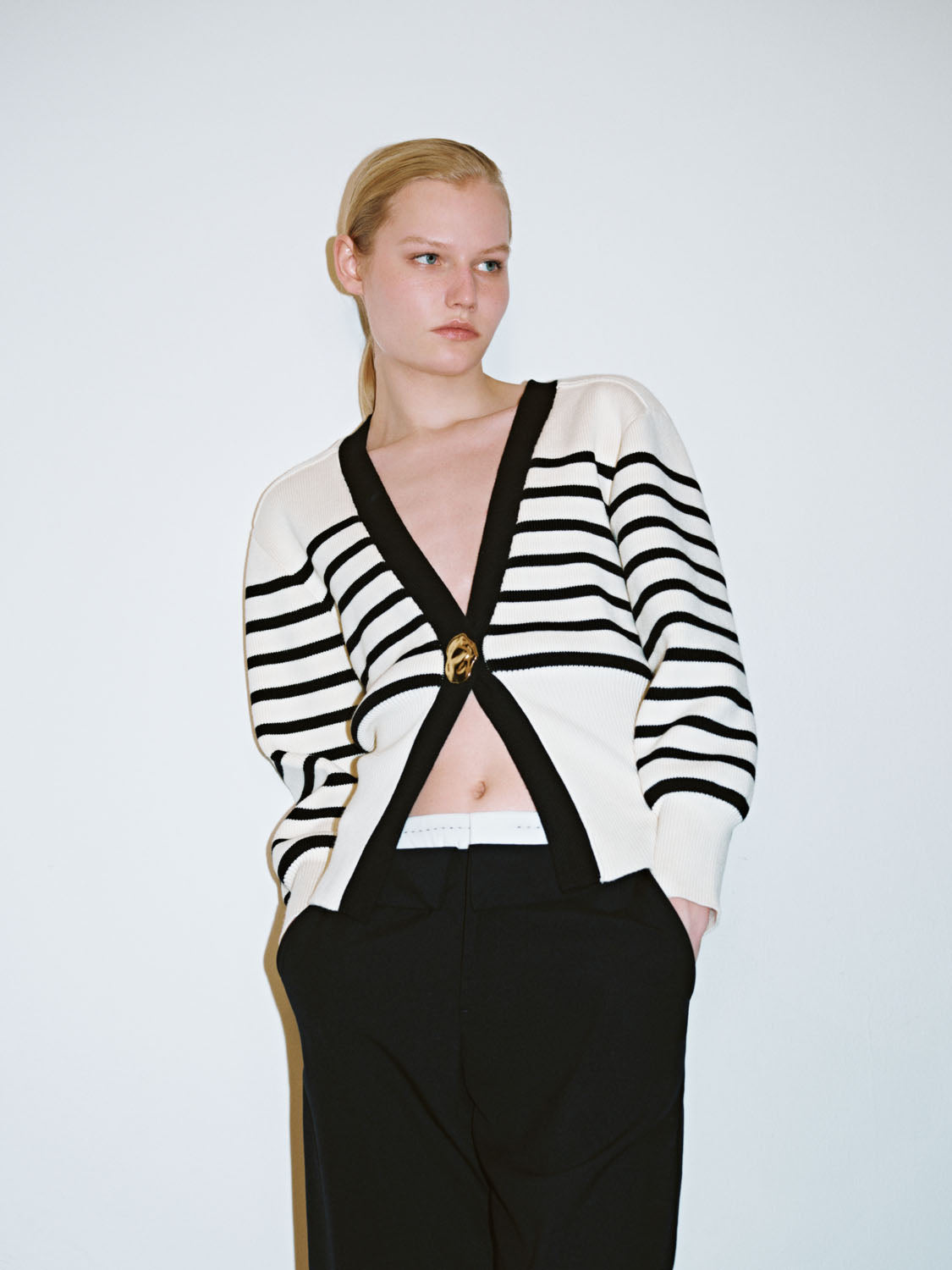 V-Neck Knitted Cardigan - Image 4