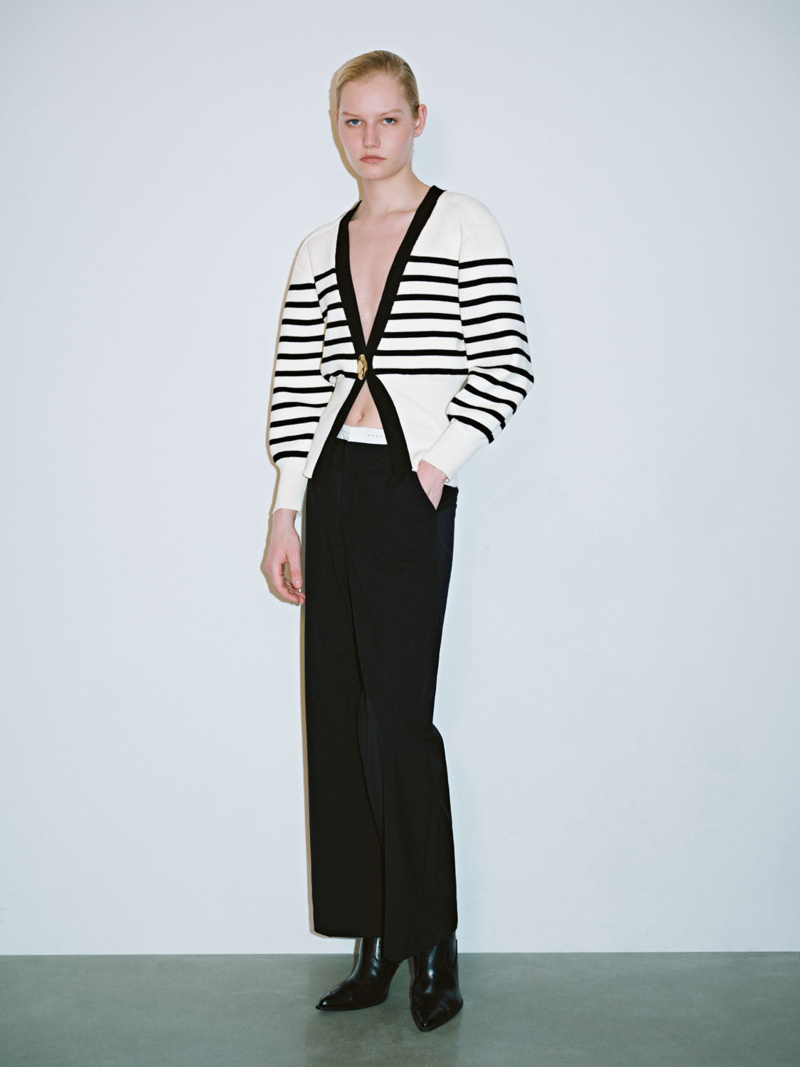 V-Neck Knitted Cardigan - Image 32