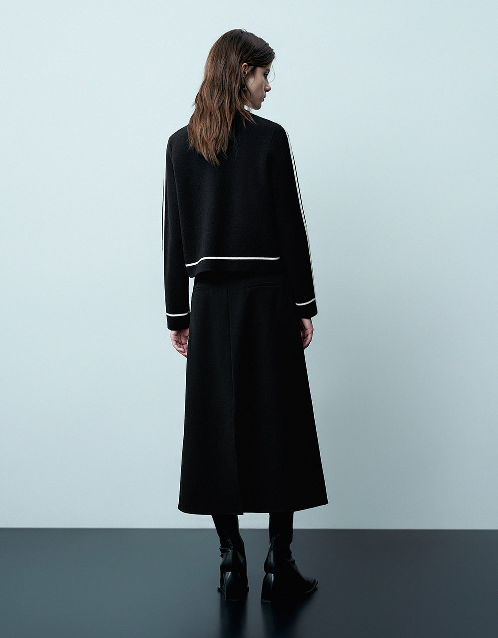 Crew Neck Knitted Cardigan With Fake Pockets - Image 12