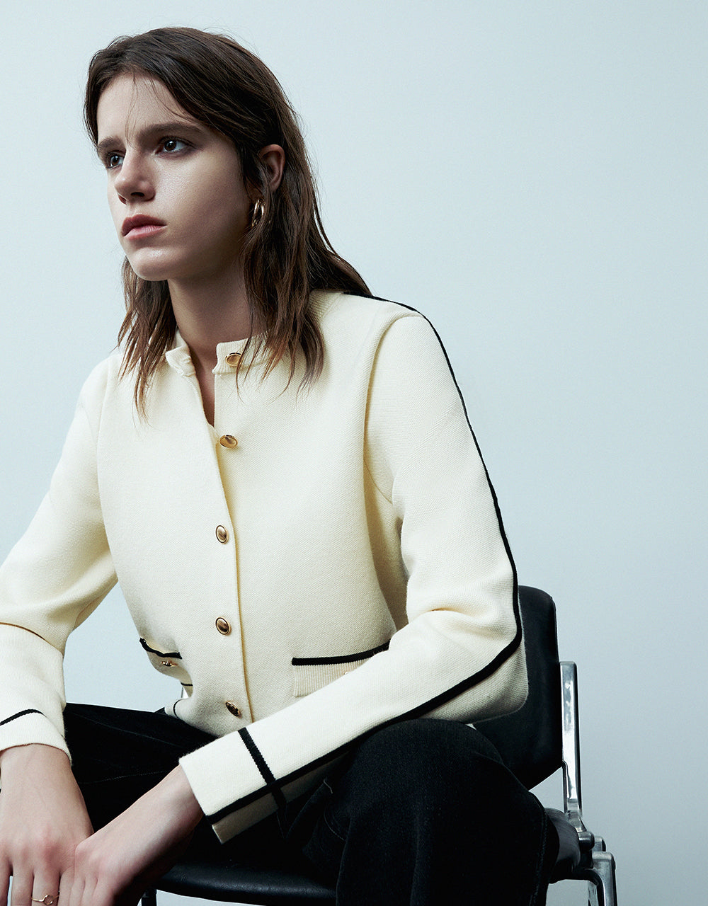 Crew Neck Knitted Cardigan With Fake Pockets - Image 5