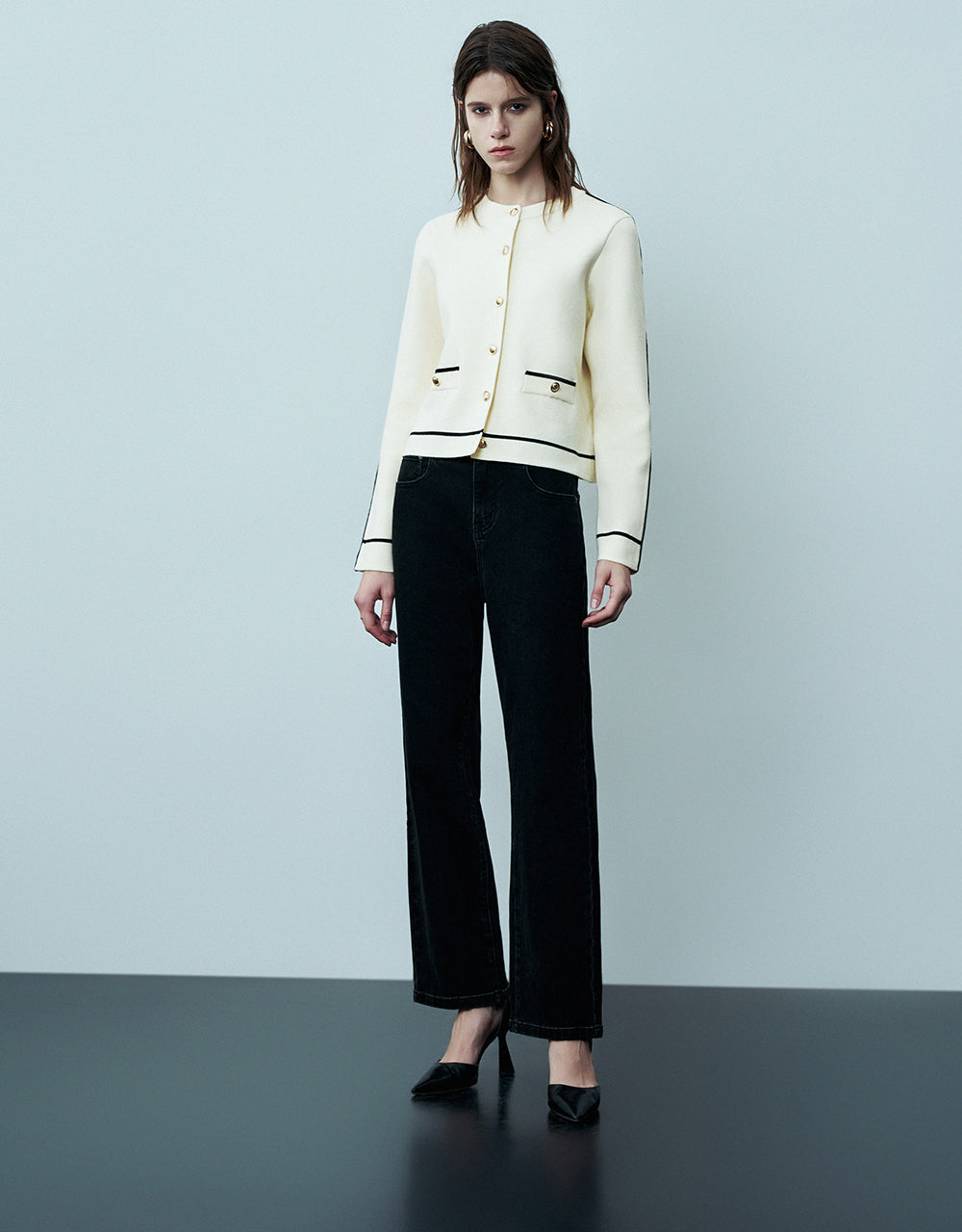 Crew Neck Knitted Cardigan With Fake Pockets - Image 7