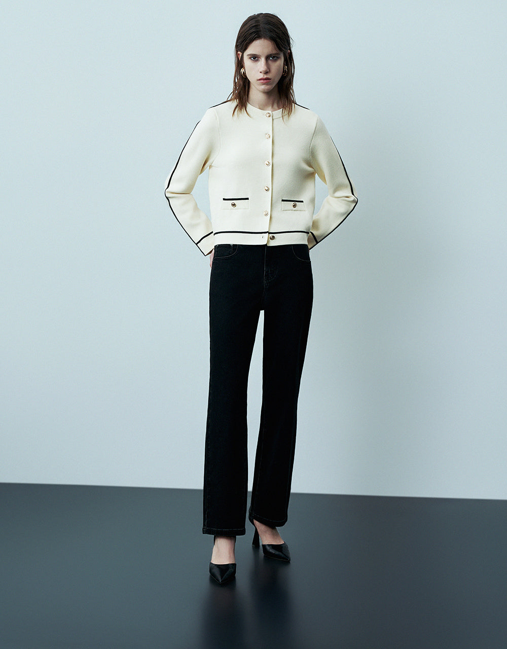 Crew Neck Knitted Cardigan With Fake Pockets - Image 8