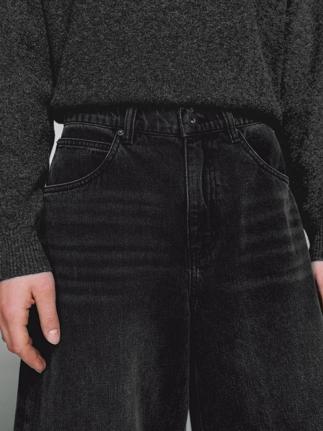 Gradient Barrel Leg Jeans - Image 5