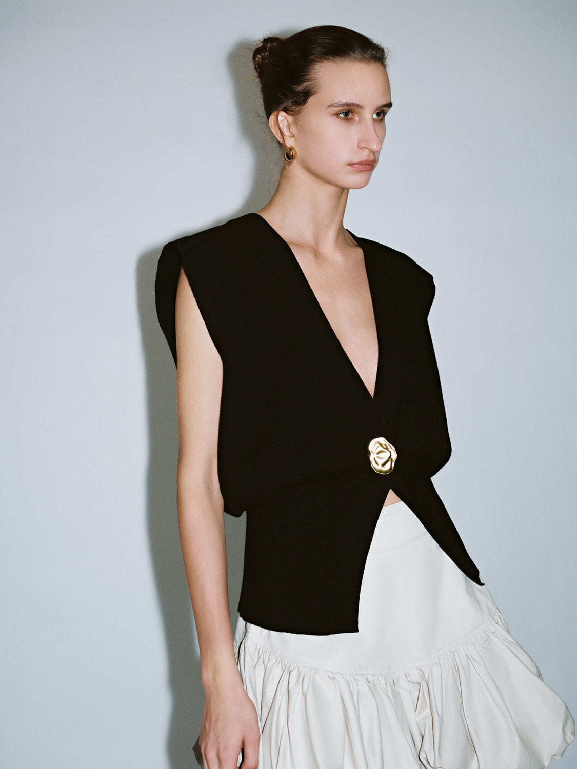 Sleeveless Knitted V-Neck Cardigans - Image 4