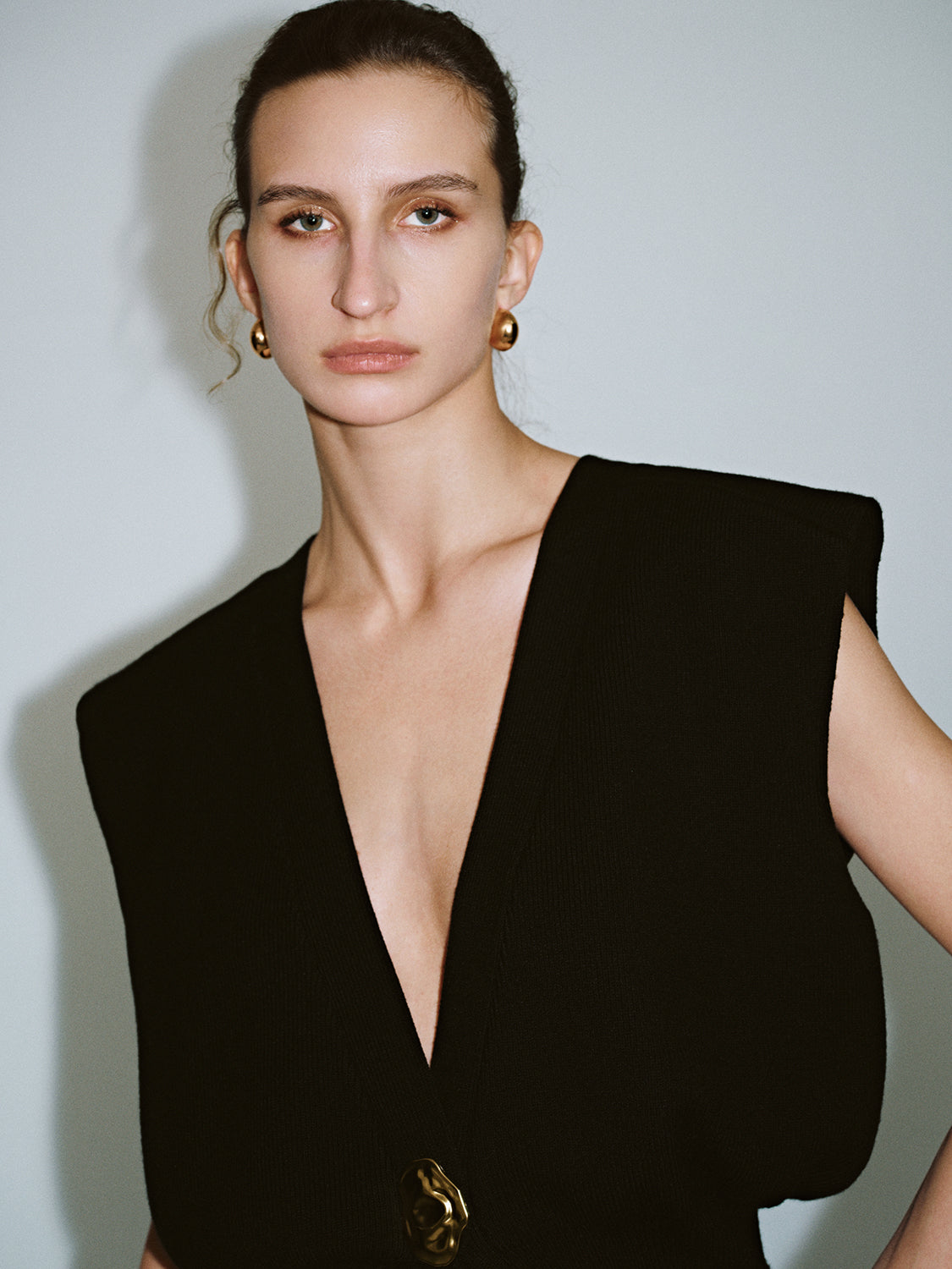 Sleeveless Knitted V-Neck Cardigans - Image 5