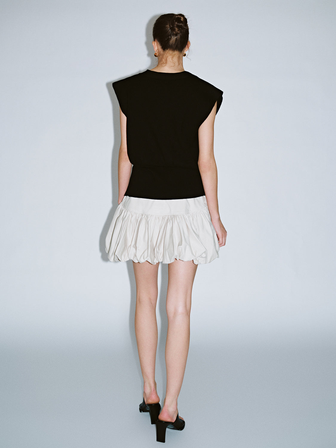 Sleeveless Knitted V-Neck Cardigans - Image 8