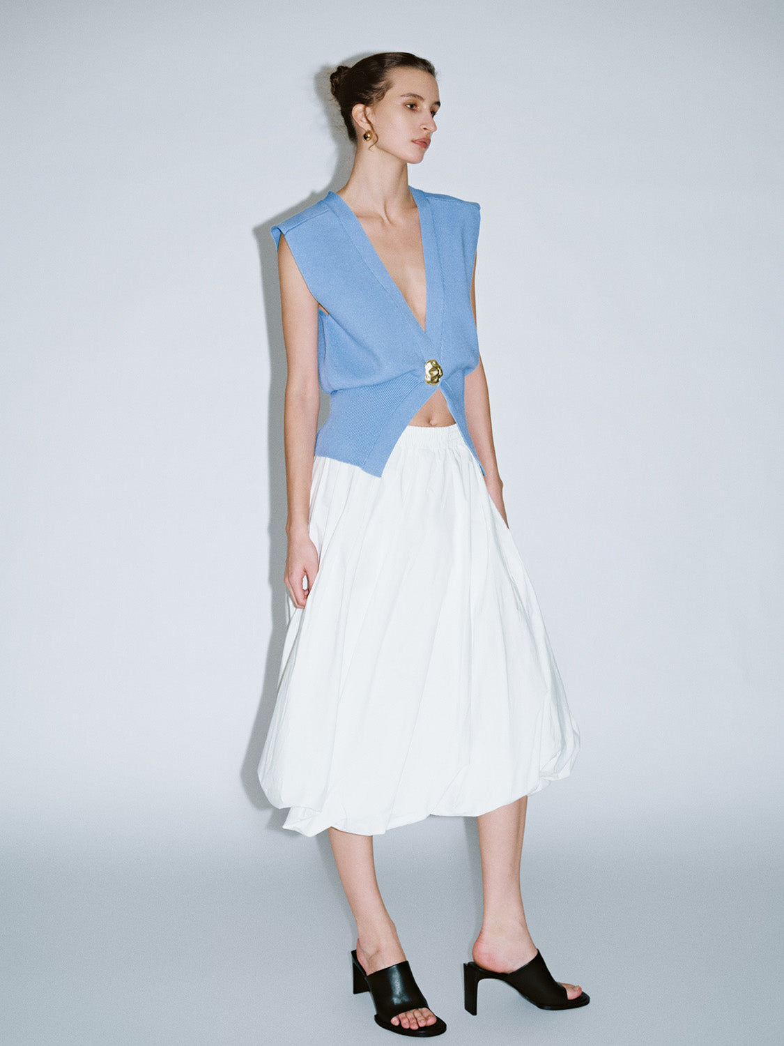 Sleeveless Knitted V-Neck Cardigans - Image 15