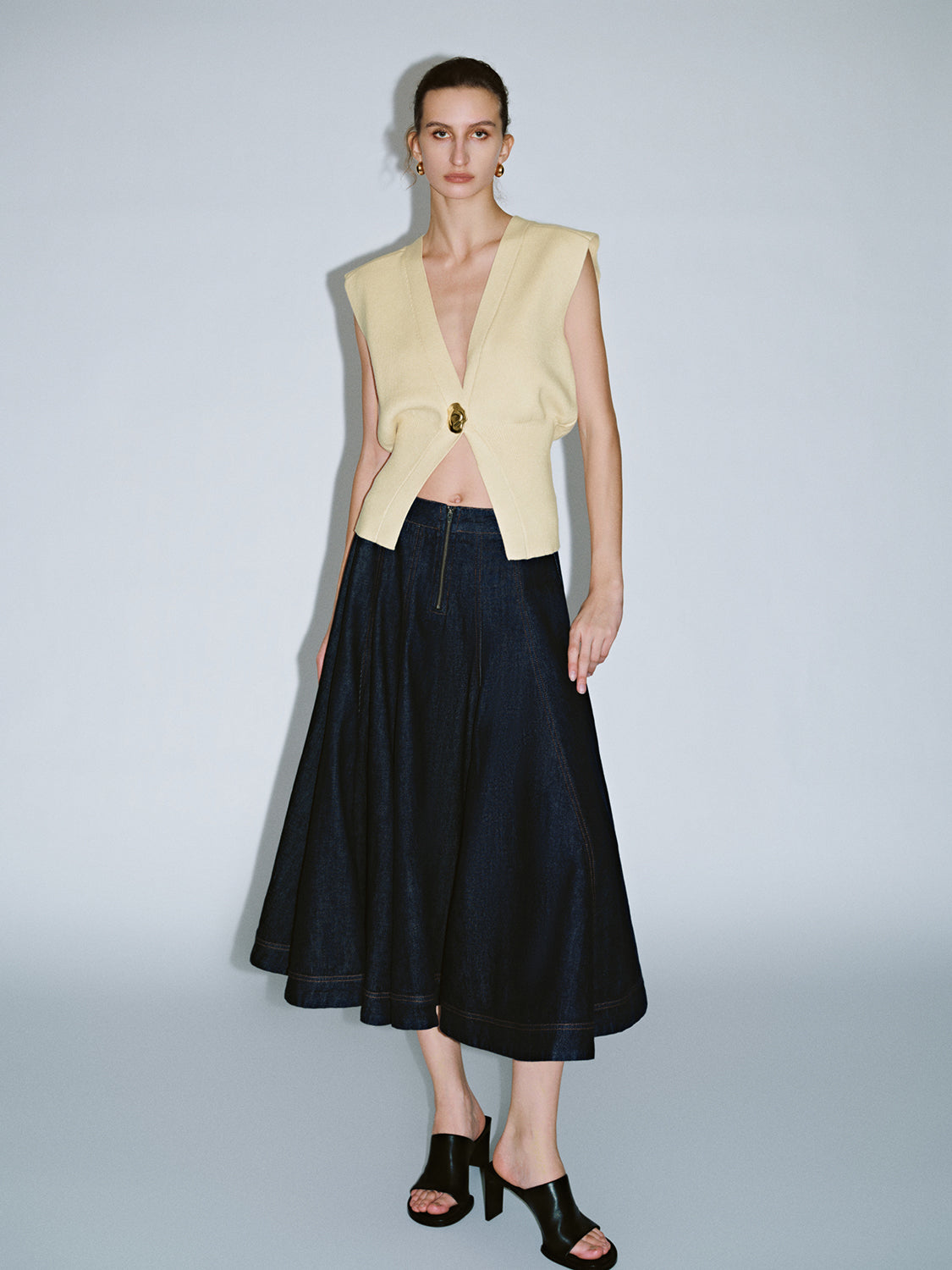 Sleeveless Knitted V-Neck Cardigans - Image 76