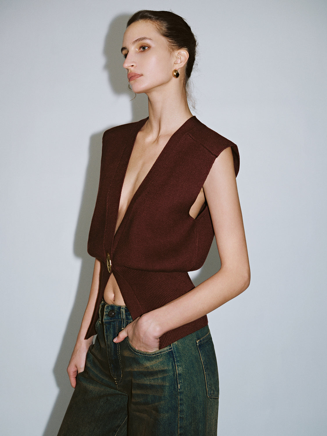 Sleeveless Knitted V-Neck Cardigans - Image 2