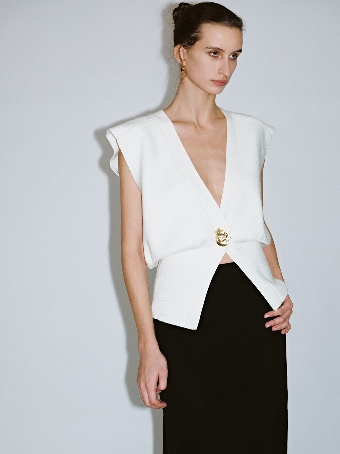 Sleeveless Knitted V-Neck Cardigans - Image 31