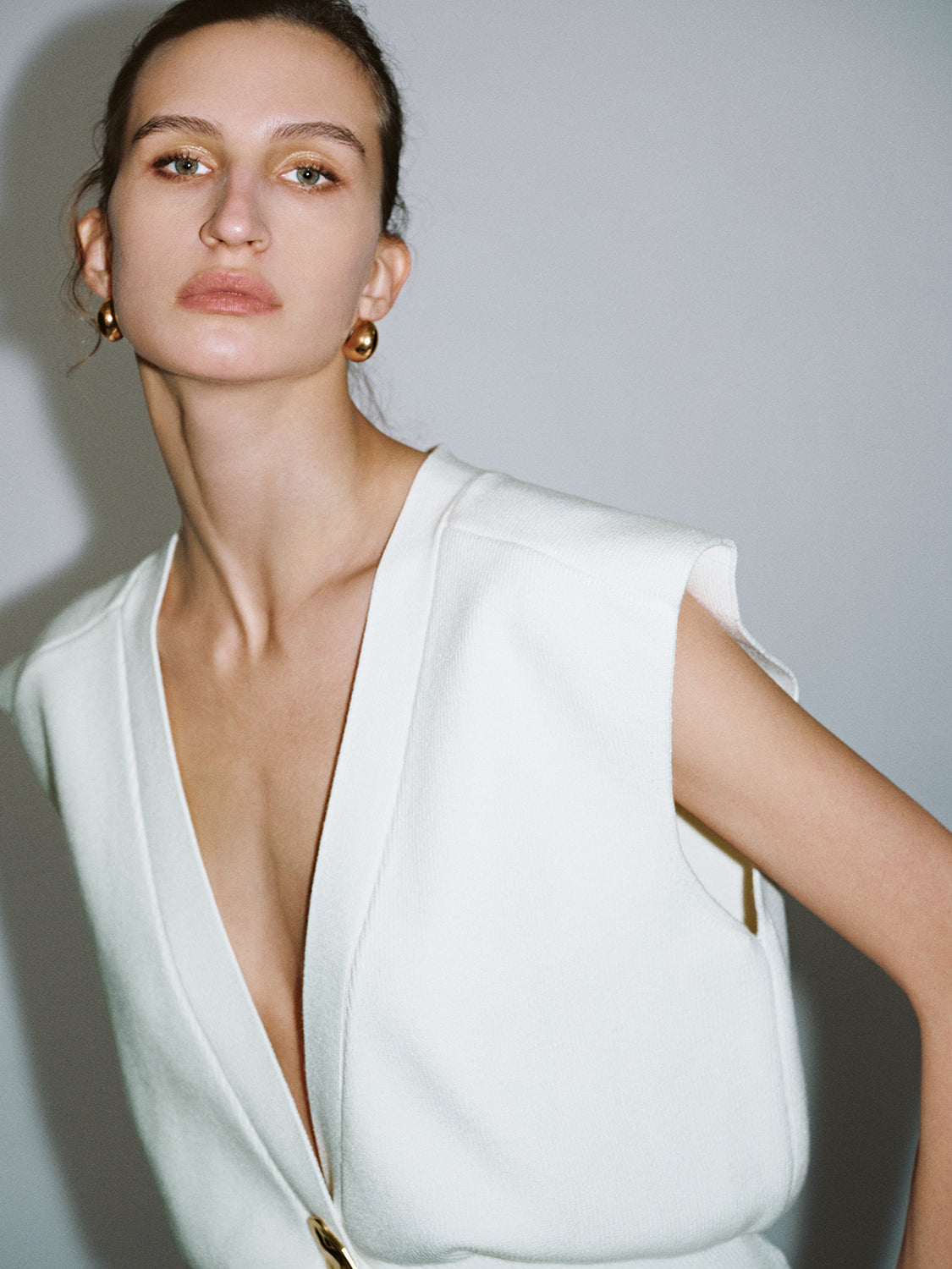 Sleeveless Knitted V-Neck Cardigans - Image 32