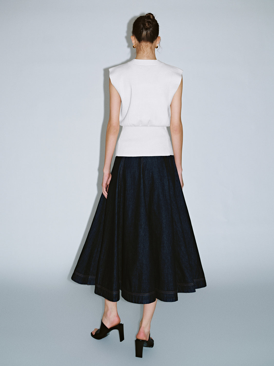 Sleeveless Knitted V-Neck Cardigans - Image 35