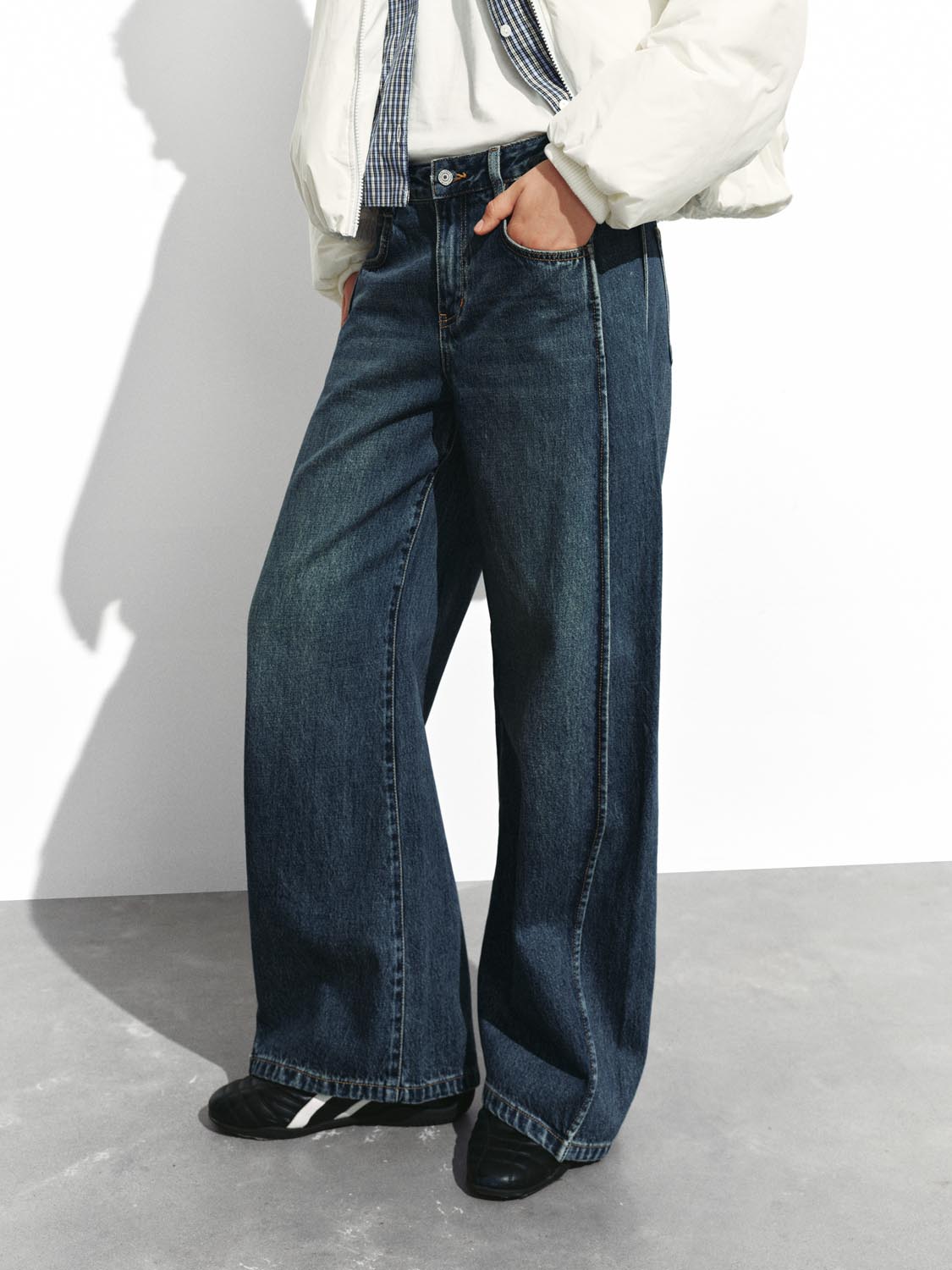 Gradient Barrel Leg Jeans - Image 3