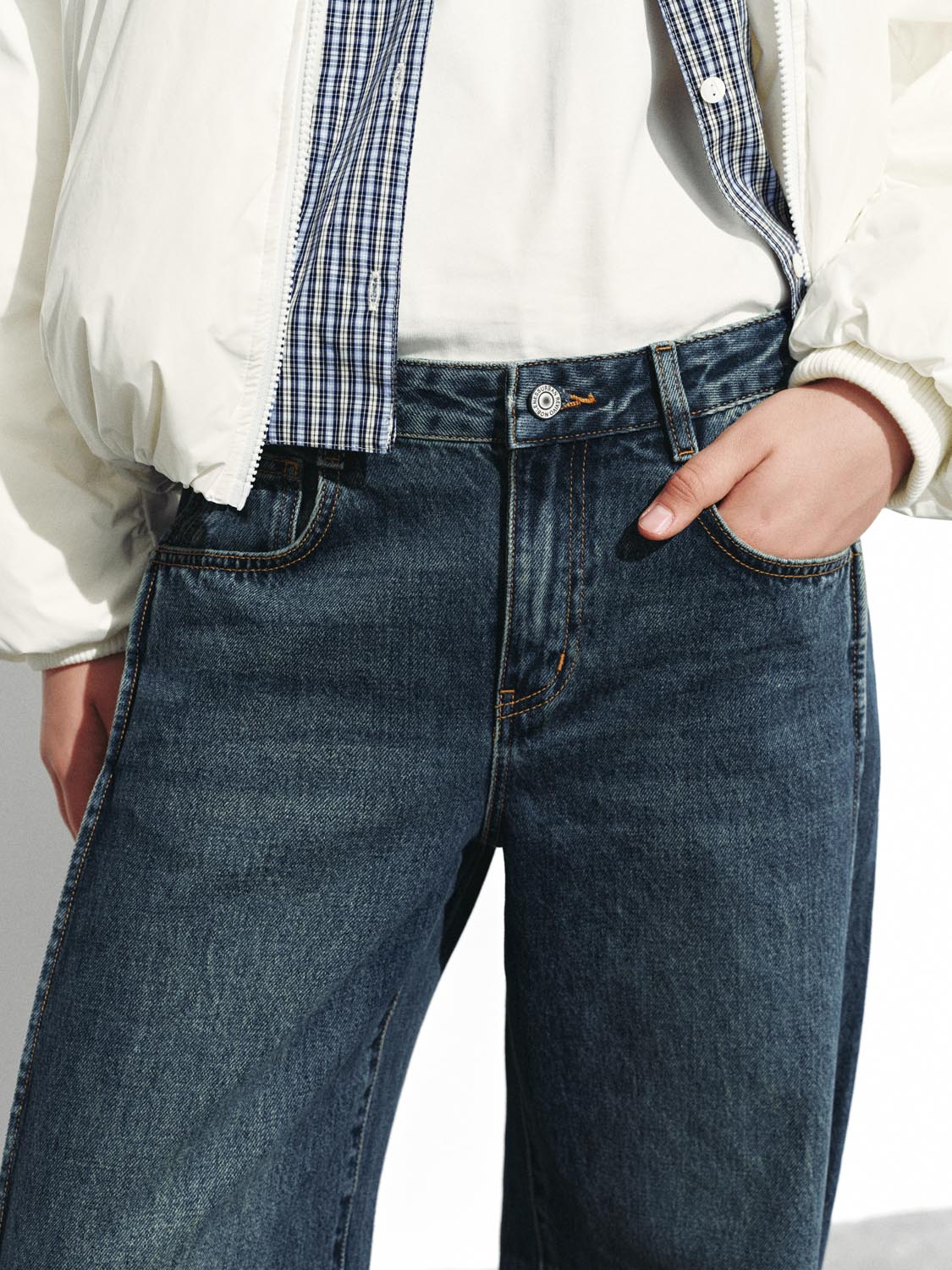 Gradient Barrel Leg Jeans - Image 5