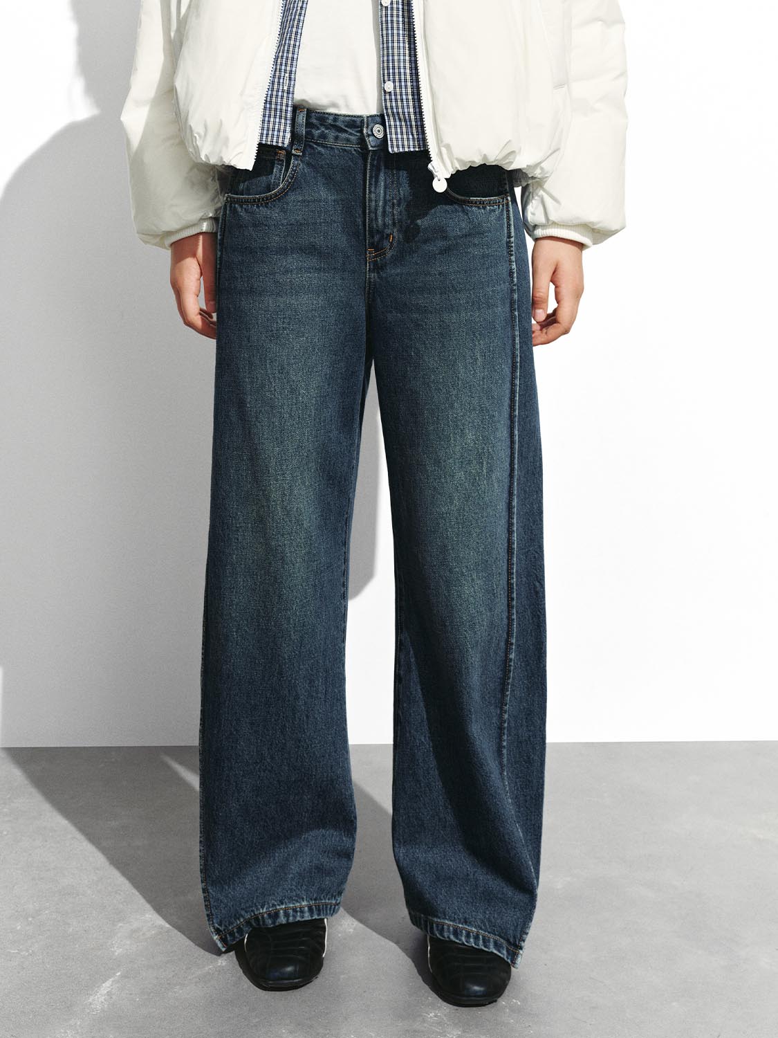 Gradient Barrel Leg Jeans - Image 9